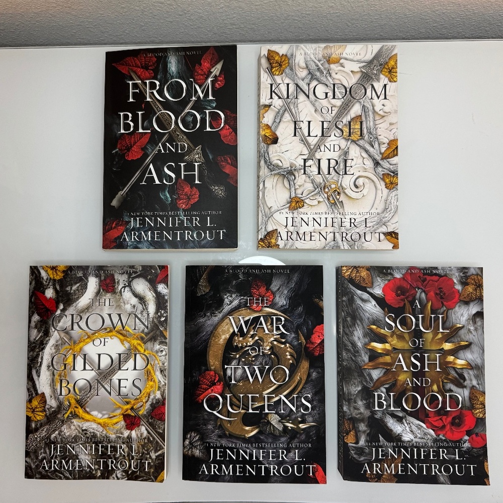 From Blood and Ash series in almost brand new condition by Jennifer l Armentrout